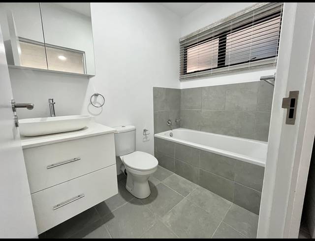 3 BEDROOM APARTMENT TO LET IN SHEFFIELD BEACH